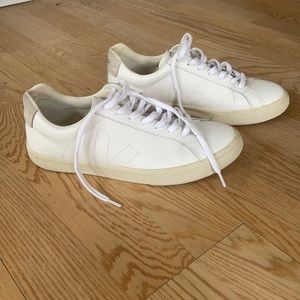 Veja Leather Sneakers - Extra White